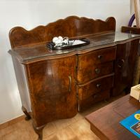 2 mobili buffet  antichi  1 con specchio