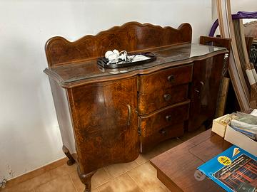 2 mobili buffet  antichi  1 con specchio