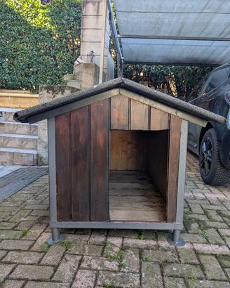 cuccia Legno per cane grande 