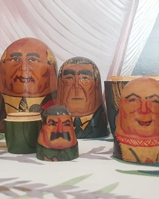 Matrioske politici sovietici in legno