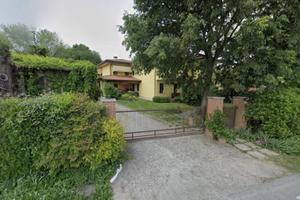 Immobile in asta di 327 m² con 5 locali e box auto
