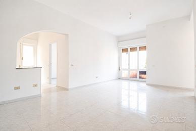 Trivano ampio con cucina abitabile