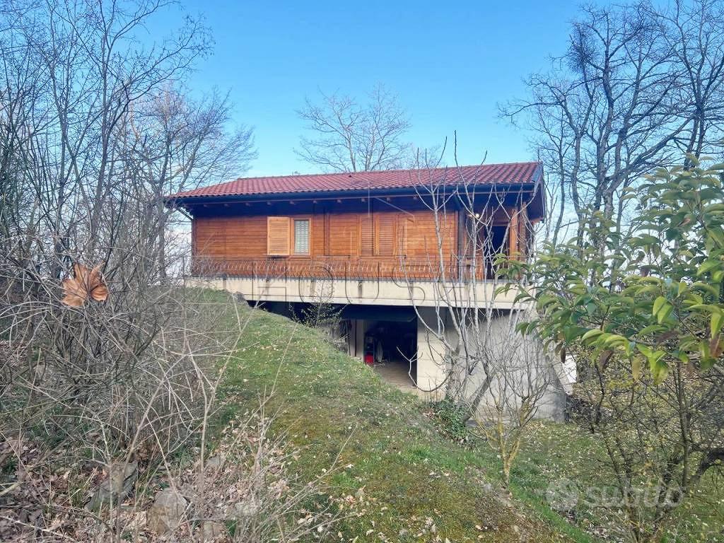 Rustico / Casale di 126 m² con 5 locali e box auto - Altro