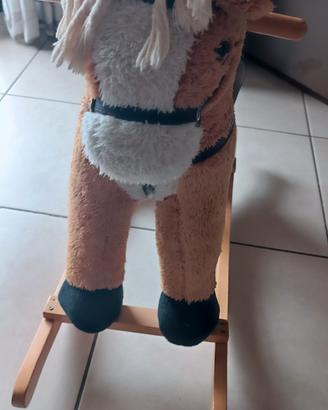 cavallo a dondolo 