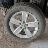 Cerchi in lega originali T-roc con gomme termiche