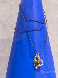 Collana in caucciù con ciondolo a cuore