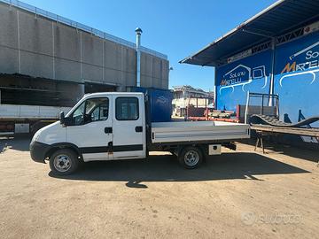Daily 35.150 Doppia Cabina 6+1 con Cassone fisso
