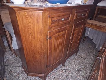 credenza scantonata antica 
