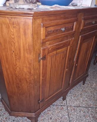 credenza scantonata antica 