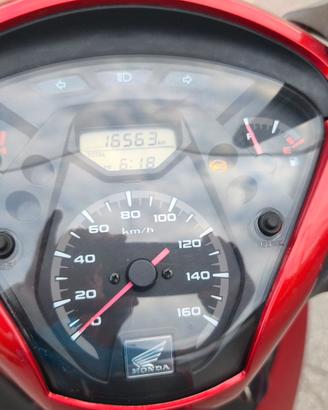 SCOOTER HONDA SH 150 CC ROSSO METALLIZZATO
