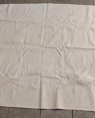 tappeto in cotone bianco spesso