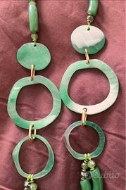 Collana di resina verde