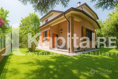Villa di 180 m² con più di 5 locali e box auto dop