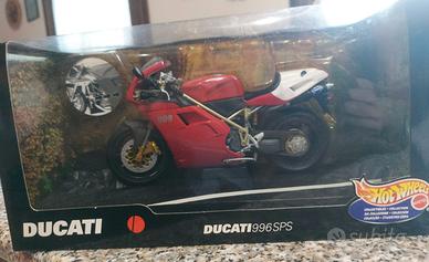 Modellino ducati 996 sps