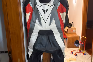 Tuta Dainese in pelle taglia 52