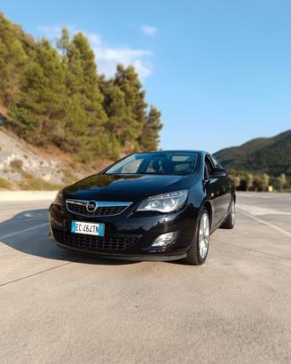 Opel Astra J 2.0 CDTI 