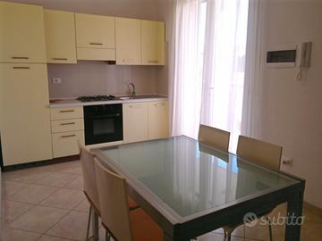 Torre dell'Orso-mare a piedi-centrale-p.auto