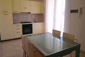 Torre dell'Orso-mare a piedi-centrale-p.auto