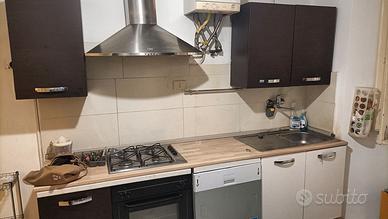 Cucina completa di elettrodomestici