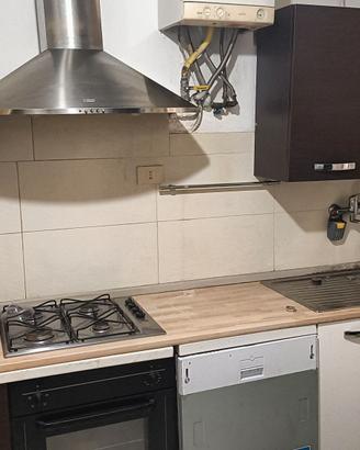 Cucina completa di elettrodomestici