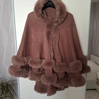 mantella con pelliccia sintetica  e cappuccio 