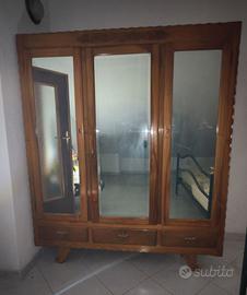 Armadio antico intagli pregiati