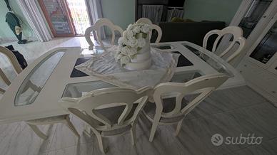 Tavolo con sedie