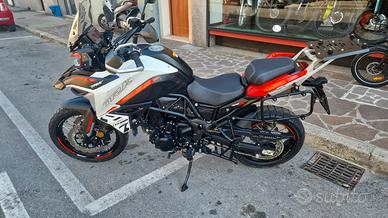 Benelli TRK 702 bianca 2024