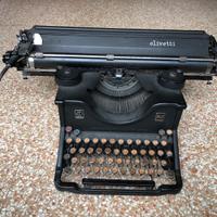 Macchina da scrivere Olivetti M40