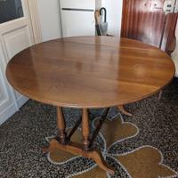 Tavolo in legno richiudibile 
