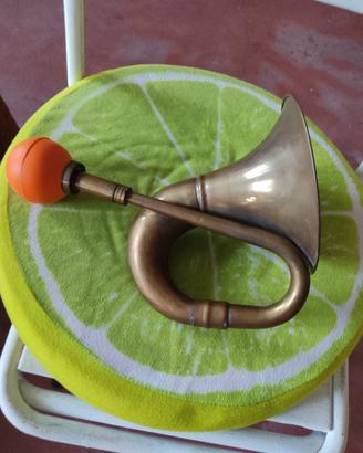 tromba vintage in ottone 