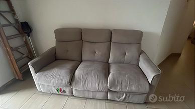 Tavolo e divano