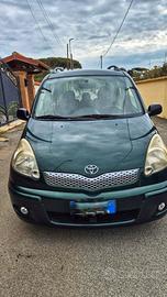 Yaris Verso Sol 2003 4000 € trattabili