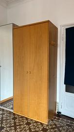 ARMADIO IN LEGNO CON CASSETTIERA