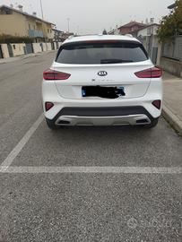 Kia xceed hi-tech myld Hybrid 