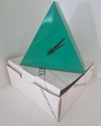 Orologio da tavolo a batteria Tempi di carta verde