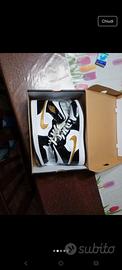 Air Jordan 1 mid SE