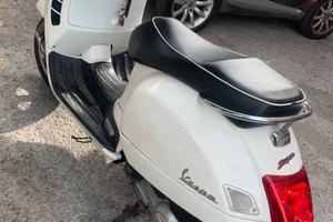 Vespa gts 300