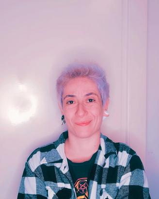 Addetta ai reparti supermercato, customer care