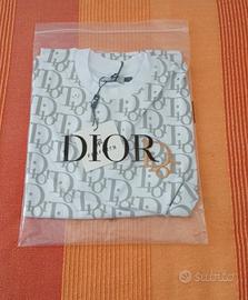 Maglie dior nere ci sono S-M bianca solo S