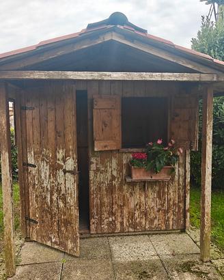 casetta da giardino in buono stato 