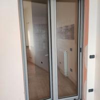 Finestra alluminio  220x120 grigio chiaro