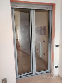 Finestra alluminio  220x120 grigio chiaro