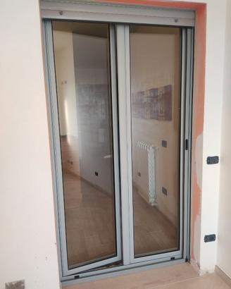 Finestra alluminio  220x120 grigio chiaro