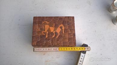 Portagioie portacarte lavorato in legno vintage