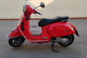  Vespa gts 250 rossa
