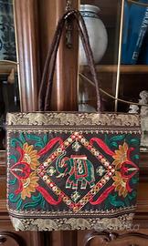 Borsa indiana con ricami     -     NUOVA