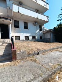 CZ LIDO - Locali C1 e C2 con corte