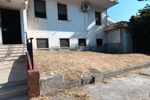 CZ LIDO - Locali C1 e C2 con corte