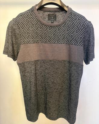 T-shirt Guess uomo grigia con fantasia geometrica